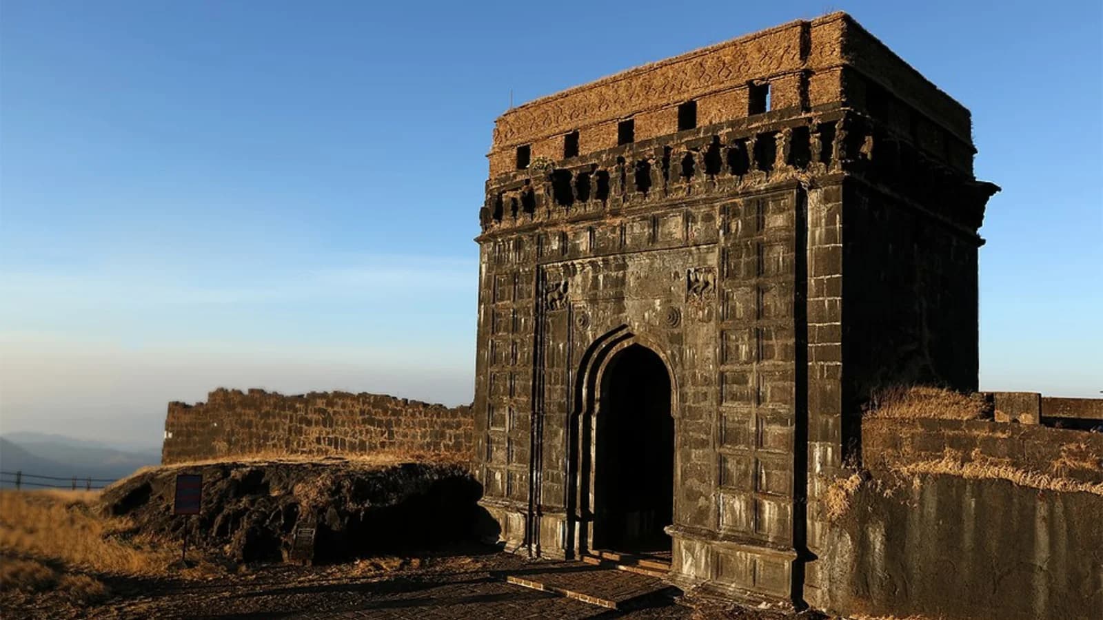 Raigad Fort Trek: 12 Forts Series